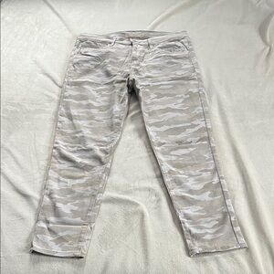 Levi's Camouflage Skinny Pants - Beige and White